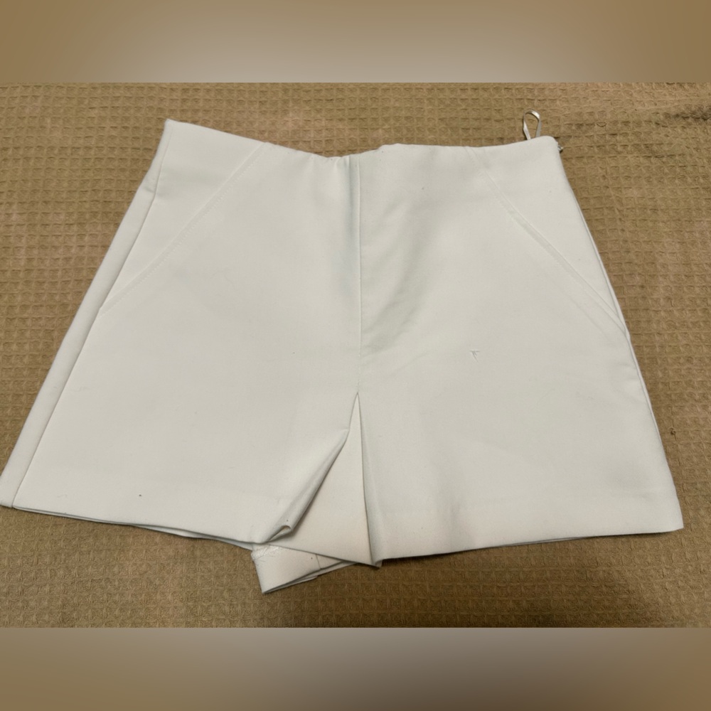 Zara White Women's Skorts